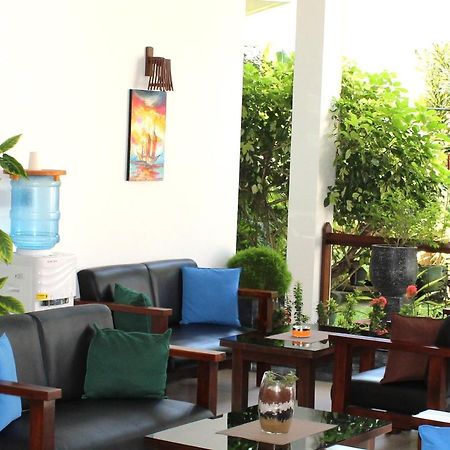 Blue Eyes Inn Unawatuna Extérieur photo