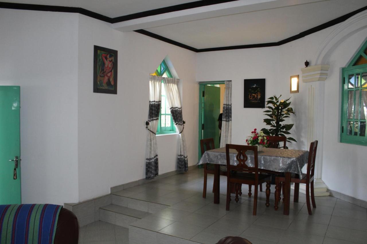 Blue Eyes Inn Unawatuna Extérieur photo