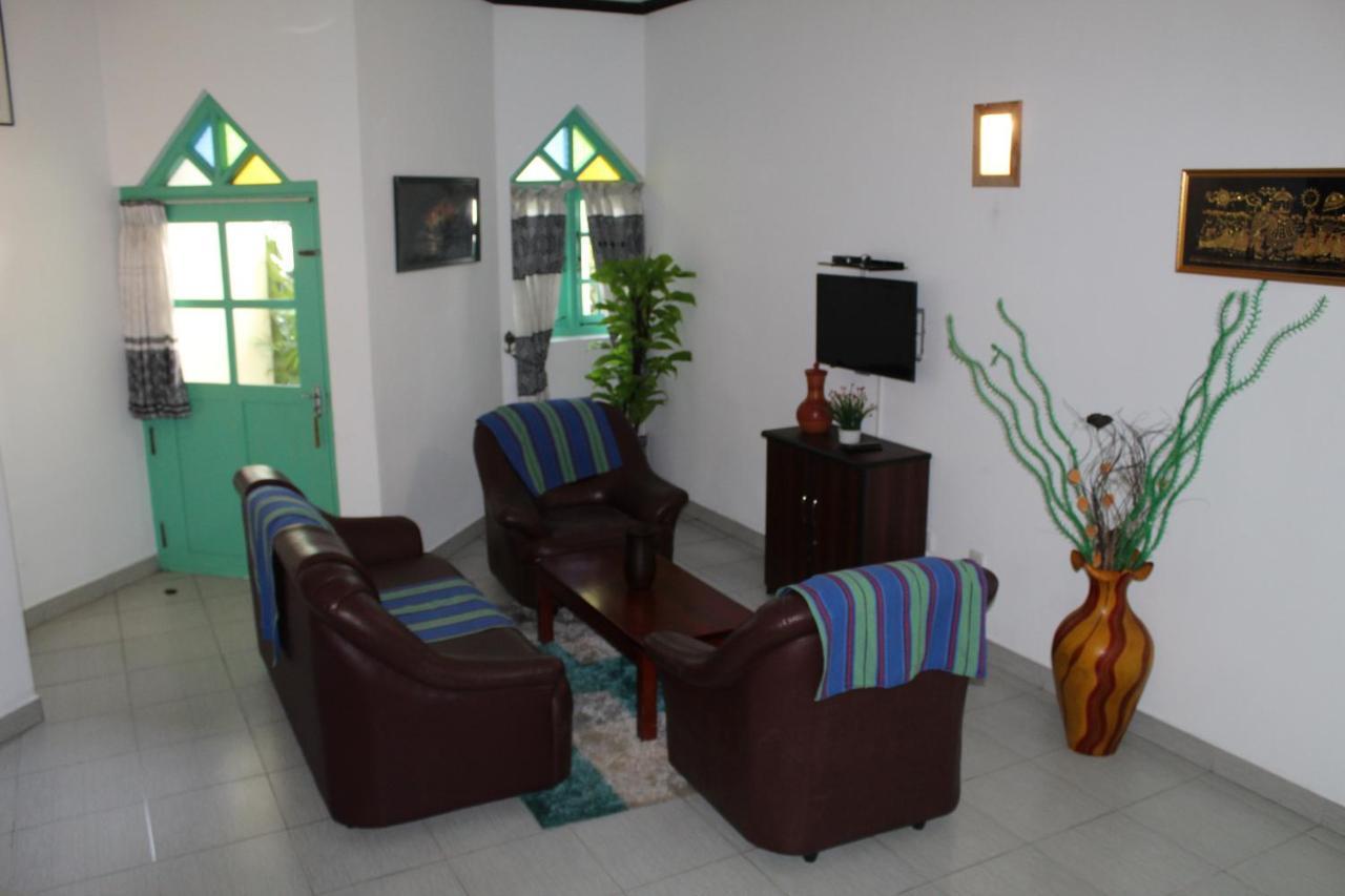 Blue Eyes Inn Unawatuna Extérieur photo