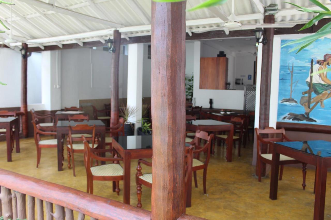Blue Eyes Inn Unawatuna Extérieur photo