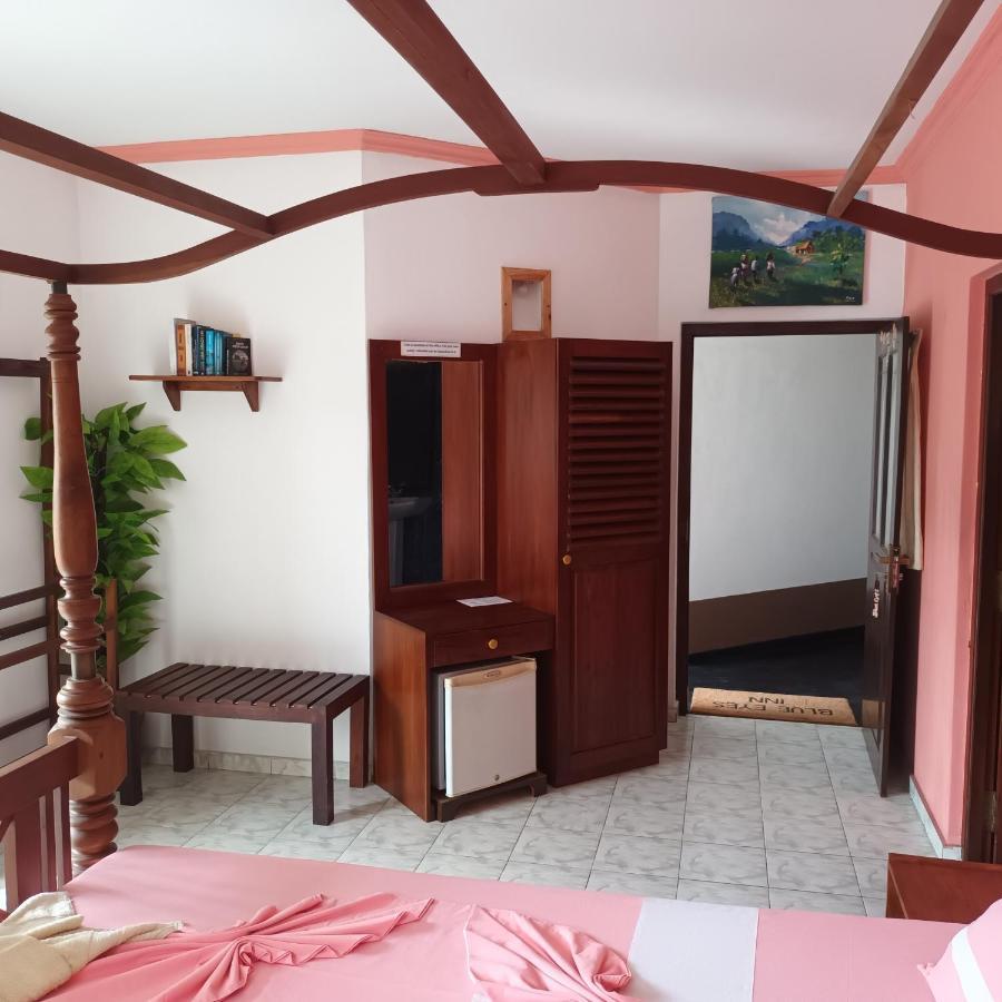 Blue Eyes Inn Unawatuna Extérieur photo