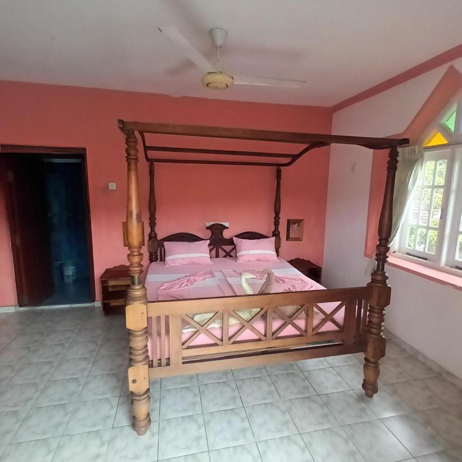 Blue Eyes Inn Unawatuna Extérieur photo